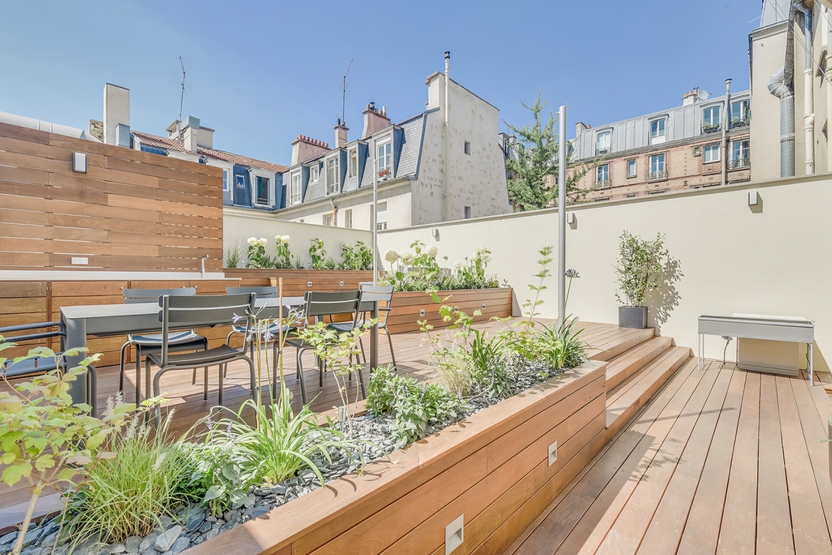 Cration d'une terrasse sur le toit d'un immeuble  Paris : toit terrasse paysager architecte