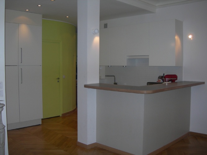 Appartement Rue Saint-Lazare : Cuisine vue 1