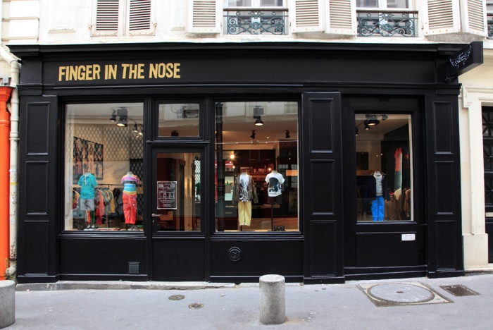 Aménagement intérieur d'une boutique de mode