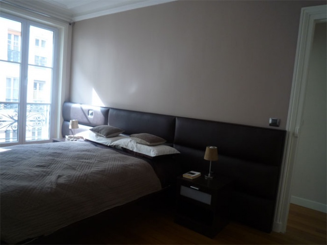 Rénovation d'un appartement rue du Faubourg Saint Honoré : Chambre parents - tête de lit